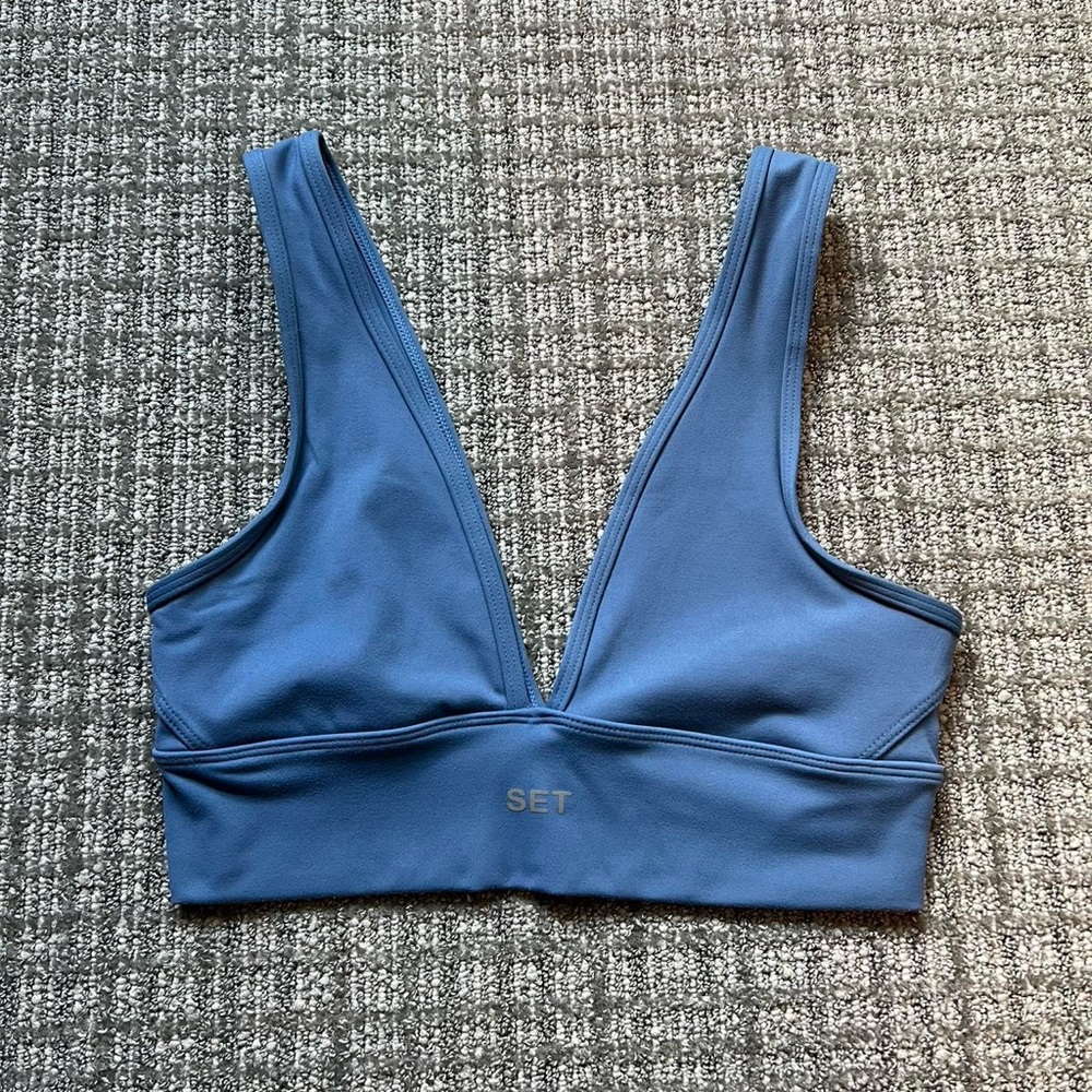 Set Active Sportbody V Dip Bra in Polo XS